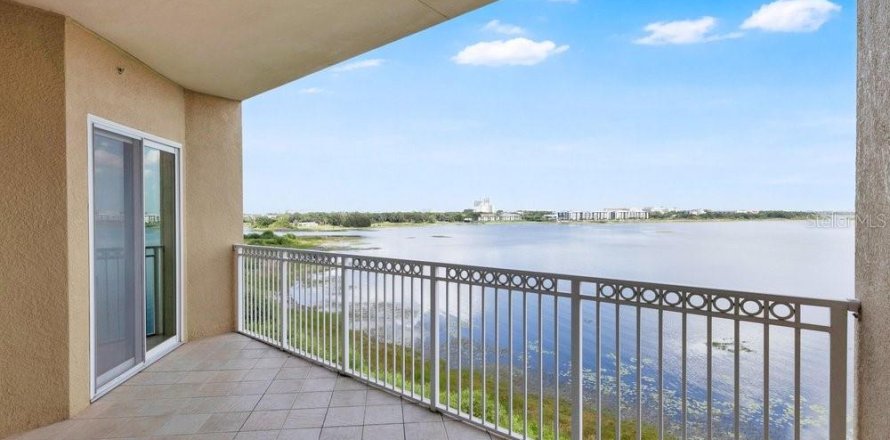 Condominio en Orlando, Florida, 2 dormitorios  № 2157415
