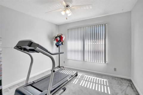 House in Davie, Florida 3 bedrooms, 114.08 sq.m. № 1794361 - photo 15