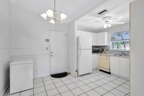 House in Davie, Florida 3 bedrooms, 114.08 sq.m. № 1794361 - photo 5
