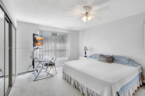 House in Davie, Florida 3 bedrooms, 114.08 sq.m. № 1794361 - photo 18