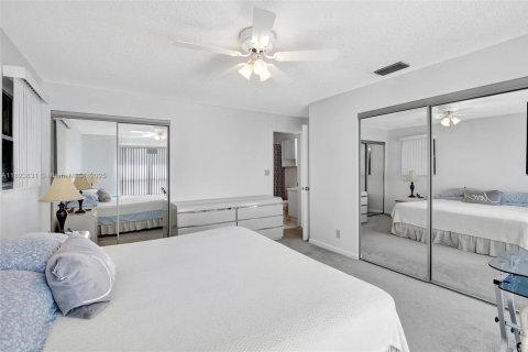 House in Davie, Florida 3 bedrooms, 114.08 sq.m. № 1794361 - photo 20