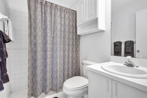 House in Davie, Florida 3 bedrooms, 114.08 sq.m. № 1794361 - photo 17