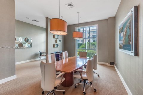 Condominio en venta en Hallandale Beach, Florida, 2 dormitorios, 167.41 m2 № 1735947 - foto 28
