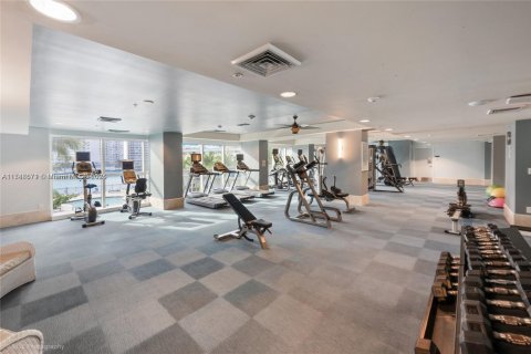 Condominio en venta en Hallandale Beach, Florida, 2 dormitorios, 167.41 m2 № 1735947 - foto 25
