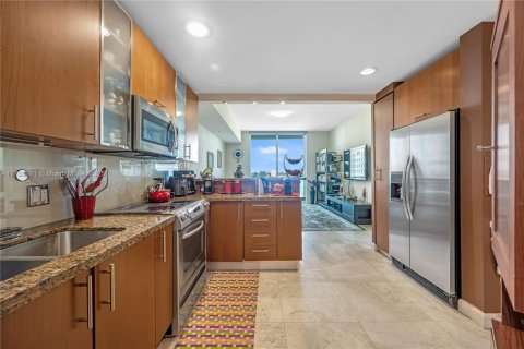 Condominio en venta en Hallandale Beach, Florida, 2 dormitorios, 167.41 m2 № 1735947 - foto 2