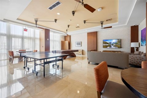 Condominio en venta en Hallandale Beach, Florida, 2 dormitorios, 167.41 m2 № 1735947 - foto 30