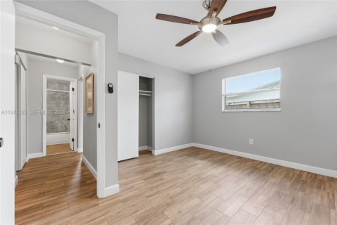 House in Oakland Park, Florida 3 bedrooms, 202.25 sq.m. № 2041790 - photo 26