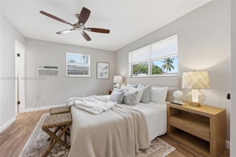 House in Oakland Park, Florida 3 bedrooms, 202.25 sq.m. № 2041790 - photo 16