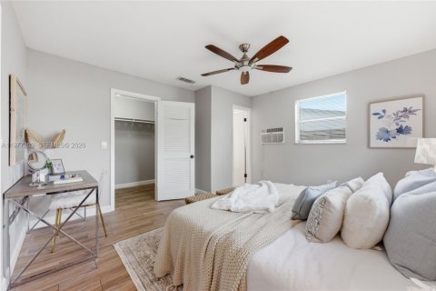 House in Oakland Park, Florida 3 bedrooms, 202.25 sq.m. № 2041790 - photo 18