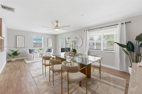 House in Oakland Park, Florida 3 bedrooms, 202.25 sq.m. № 2041790 - photo 11