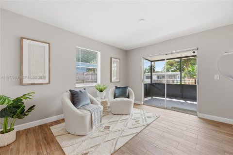 House in Oakland Park, Florida 3 bedrooms, 202.25 sq.m. № 2041790 - photo 14