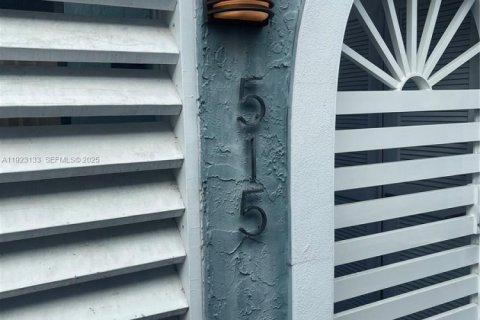 Condo in Miami, Florida, 2 bedrooms  № 2019117 - photo 17