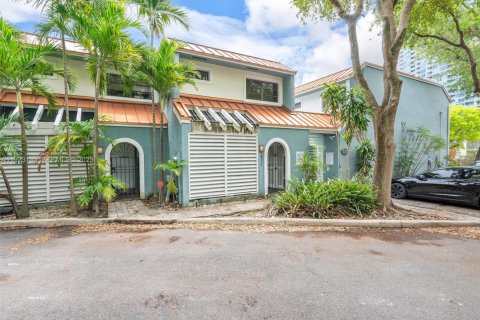 Condo in Miami, Florida, 2 bedrooms  № 2019117 - photo 8