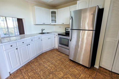 Condo in Miami, Florida, 1 bedroom № 2031851 - photo 29