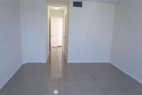 Condo in Miami, Florida, 1 bedroom № 2031851 - photo 20