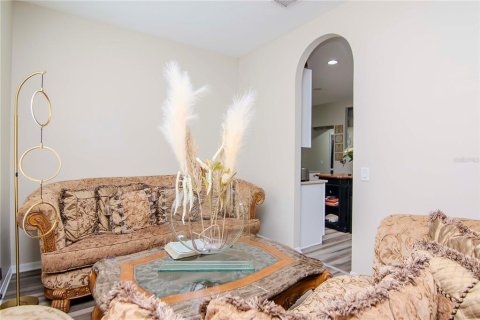 Casa en venta en Tampa, Florida, 5 dormitorios, 220.27 m2 № 1320469 - foto 8