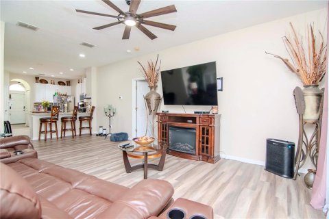 Casa en venta en Tampa, Florida, 5 dormitorios, 220.27 m2 № 1320469 - foto 5