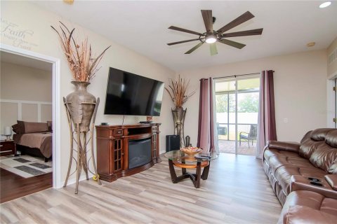Casa en venta en Tampa, Florida, 5 dormitorios, 220.27 m2 № 1320469 - foto 7