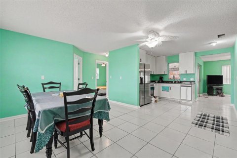 Villa ou maison à vendre à Hernando Beach, Floride: 2 chambres, 95.41 m2 № 2266809 - photo 5