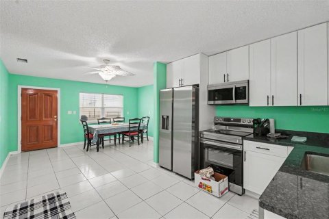 Villa ou maison à vendre à Hernando Beach, Floride: 2 chambres, 95.41 m2 № 2266809 - photo 15