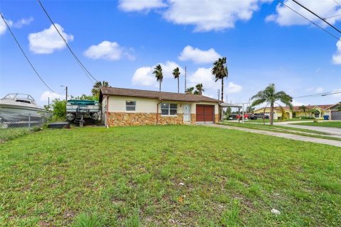 Villa ou maison à vendre à Hernando Beach, Floride: 2 chambres, 95.41 m2 № 2266809 - photo 2