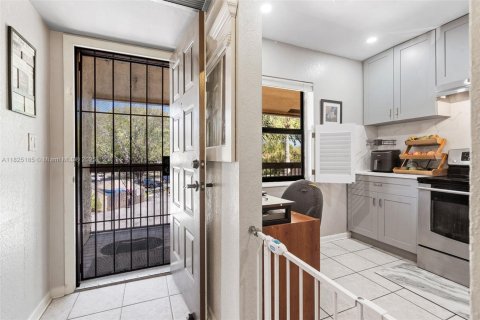 Condominio en venta en Coconut Creek, Florida, 2 dormitorios, 77.11 m2 № 1792487 - foto 18