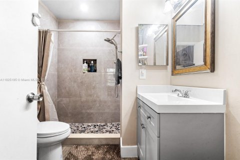 Condominio en venta en Coconut Creek, Florida, 2 dormitorios, 77.11 m2 № 1792487 - foto 10