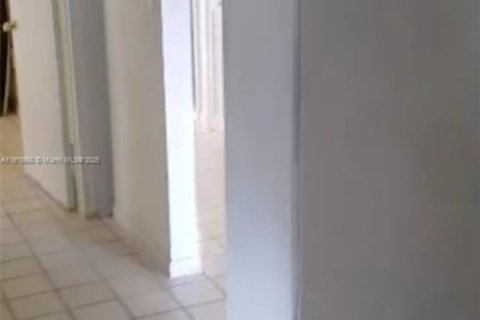 Copropriété à vendre à Miami, Floride: 2 chambres, 79.9 m2 № 1974036 - photo 18