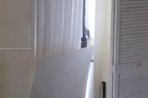 Copropriété à vendre à Miami, Floride: 2 chambres, 79.9 m2 № 1974036 - photo 15