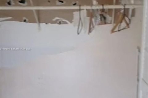 Copropriété à vendre à Miami, Floride: 2 chambres, 79.9 m2 № 1974036 - photo 17