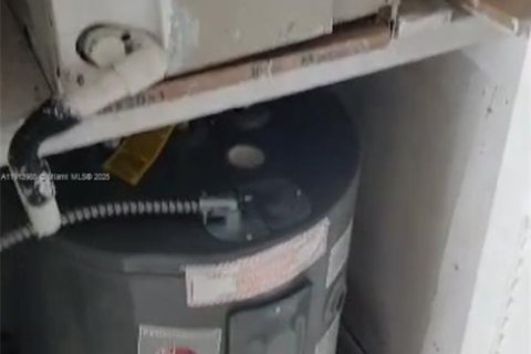 Copropriété à vendre à Miami, Floride: 2 chambres, 79.9 m2 № 1974036 - photo 5