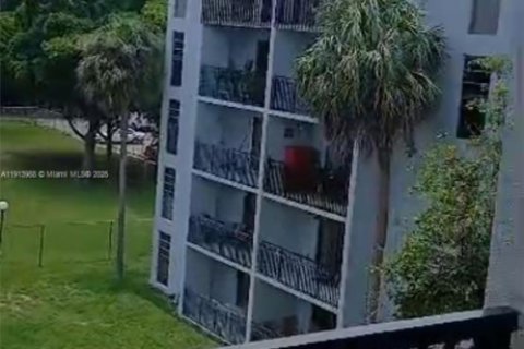 Copropriété à vendre à Miami, Floride: 2 chambres, 79.9 m2 № 1974036 - photo 1