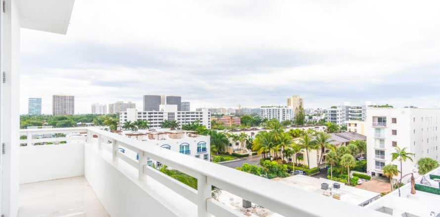 Condominio en Bay Harbor Islands, Florida, 2 dormitorios № 1160385