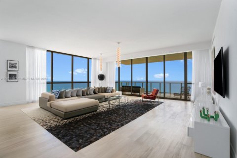 Condo in Sunny Isles Beach, Florida, 3 bedrooms  № 2038011 - photo 23
