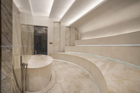 Condo in Sunny Isles Beach, Florida, 3 bedrooms  № 2038011 - photo 9