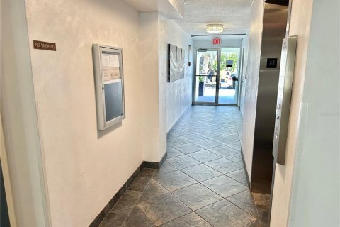 Condo in Clearwater, Florida, 1 bedroom № 2166010 - photo 5