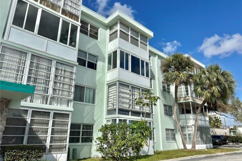 Condo in Clearwater, Florida, 1 bedroom  № 2166010