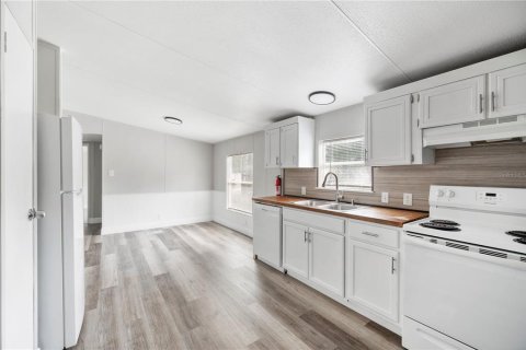 Apartment in Polk City, Florida 4 bedrooms, 124.86 sq.m. № 2379701 - photo 11