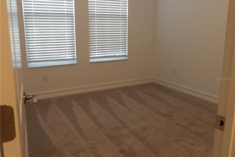 Casa en alquiler en Land O' Lakes, Florida, 5 dormitorios, 308.99 m2 № 1908320 - foto 7