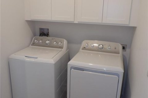 Casa en alquiler en Land O' Lakes, Florida, 5 dormitorios, 308.99 m2 № 1908320 - foto 17