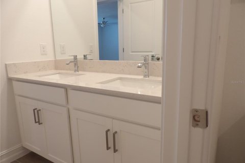 Casa en alquiler en Land O' Lakes, Florida, 5 dormitorios, 308.99 m2 № 1908320 - foto 11