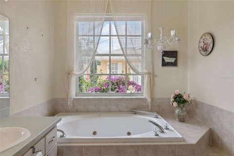 House in Spring Hill, Florida 4 bedrooms, 214.23 sq.m. № 1676988 - photo 23