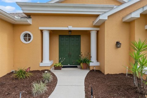 House in Spring Hill, Florida 4 bedrooms, 214.23 sq.m. № 1676988 - photo 4