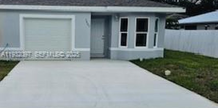 Дом в Себринг, Флорида 3 спальни, 118.17м2 № 1991756