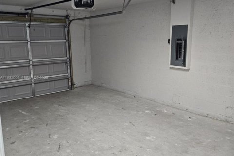 Снять в аренду виллу или дом в Себринг, Флорида 3 спальни, 118.17м2, № 1991756 - фото 9