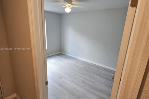 Снять в аренду виллу или дом в Себринг, Флорида 3 спальни, 118.17м2, № 1991756 - фото 12