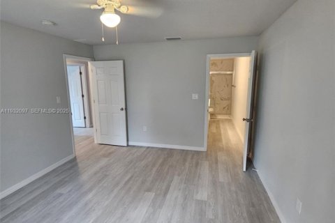 Снять в аренду виллу или дом в Себринг, Флорида 3 спальни, 118.17м2, № 1991756 - фото 14