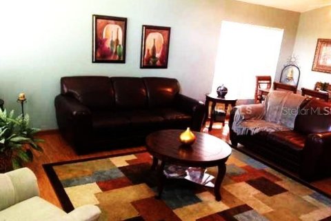 Casa en venta en Orlando, Florida, 4 dormitorios, 170.75 m2 № 2387612 - foto 9