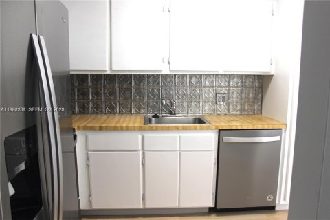 Apartment in Miami, Florida 2 bedrooms, 90.67 sq.m. № 2062418 - photo 4
