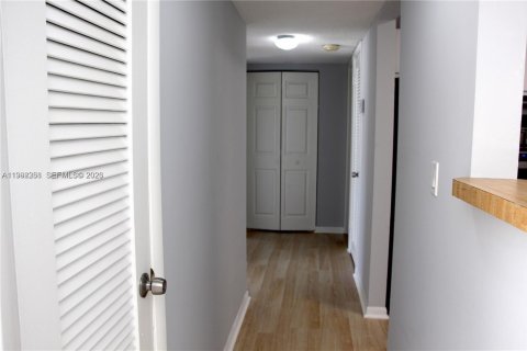 Apartment in Miami, Florida 2 bedrooms, 90.67 sq.m. № 2062418 - photo 7